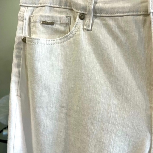 Nine West Women’s White stretch twill Chrystie Capri with slit side hem. Size 14 - Picture 4 of 16